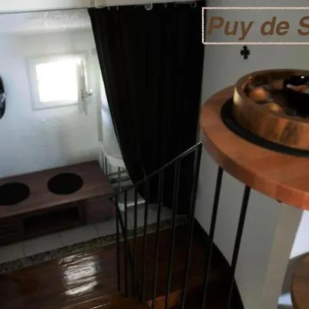 Appartement Chaîne Des Puys Avec Garages Attenants *