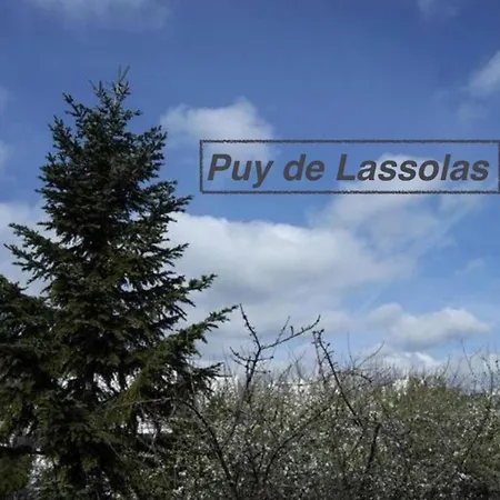 Chaine Des Puys Avec Garages Attenants アパート *