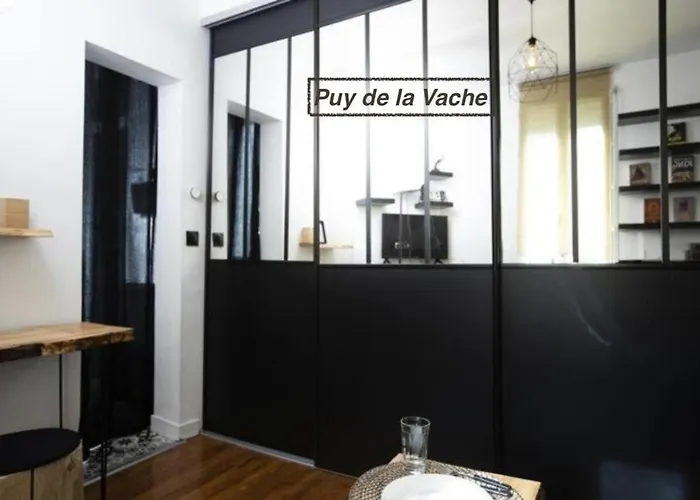 Chaine Des Puys Avec Garages Attenants *